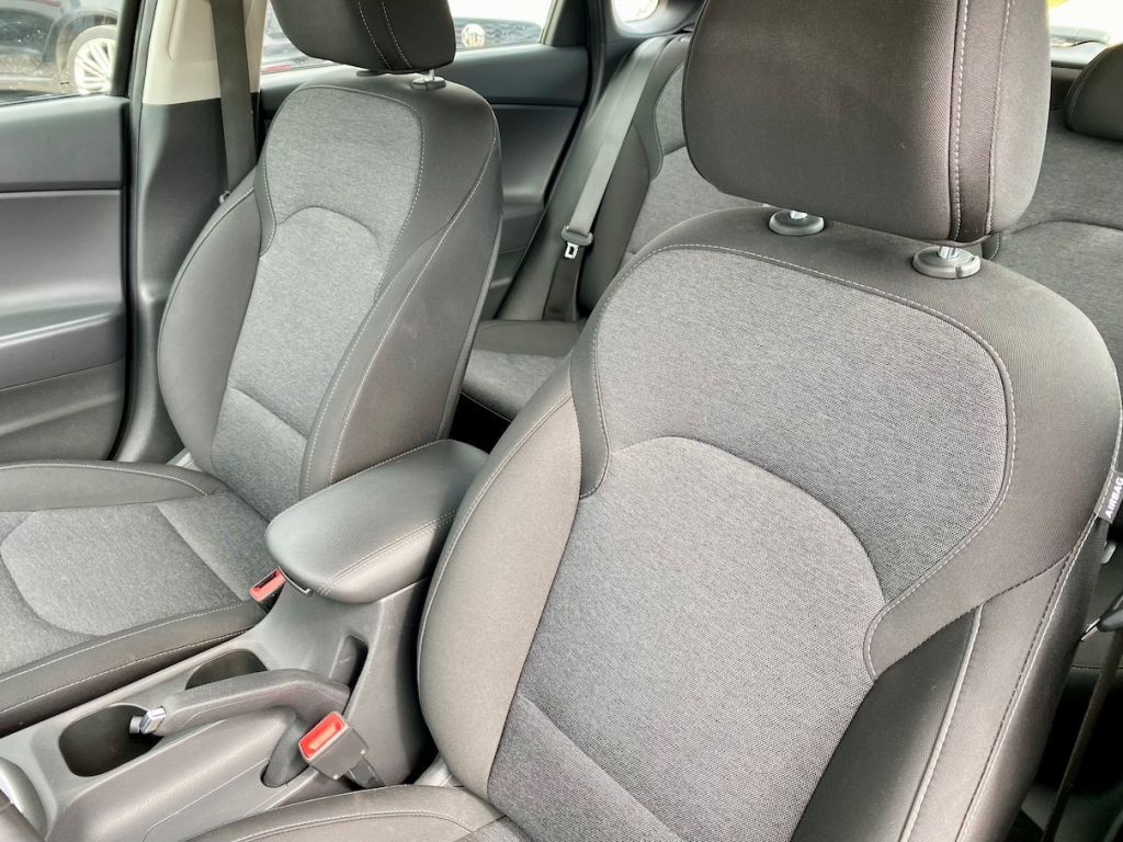 Fahrzeugabbildung Hyundai i30 1.0 AAC SHZ ALLWETTER ALU CARPLAY KAMERA