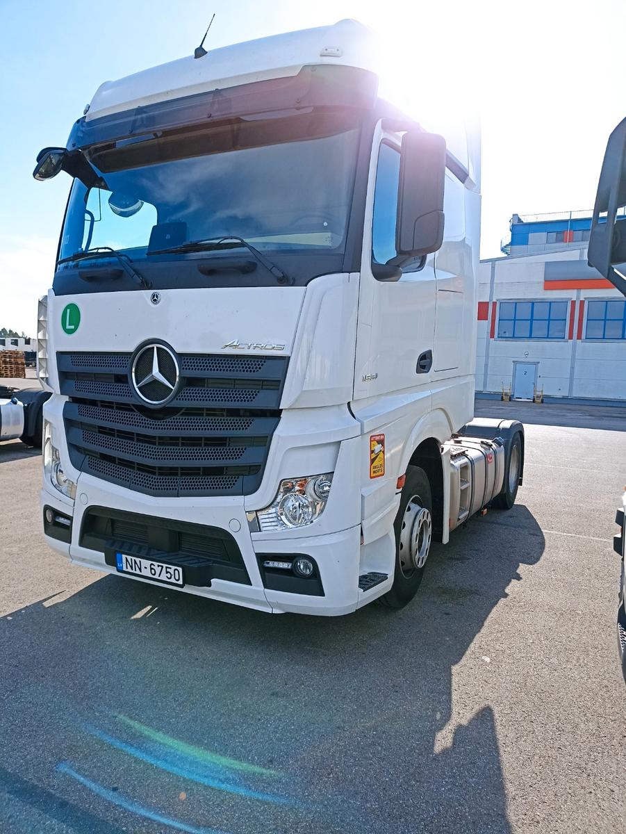 Mercedes-Benz Actros 1851