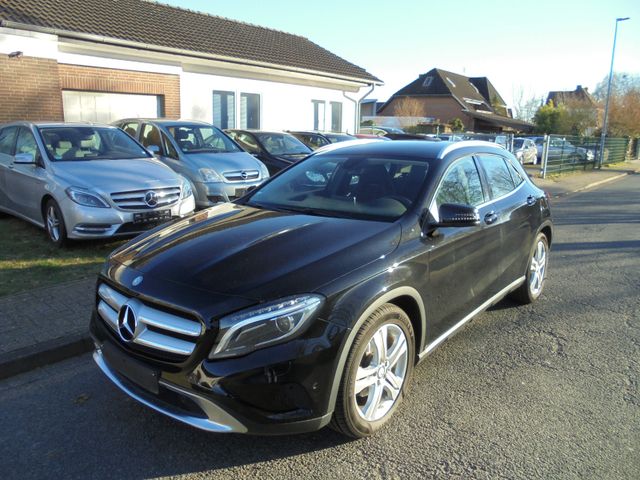 Mercedes-Benz GLA 200 Automatik, Navigation, Bi-Xenon ,PTS,