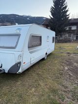 Knaus Südwind 500 mit 2 festen Einzelbetten und Klima - Wohnwagen Mit einzelbetten