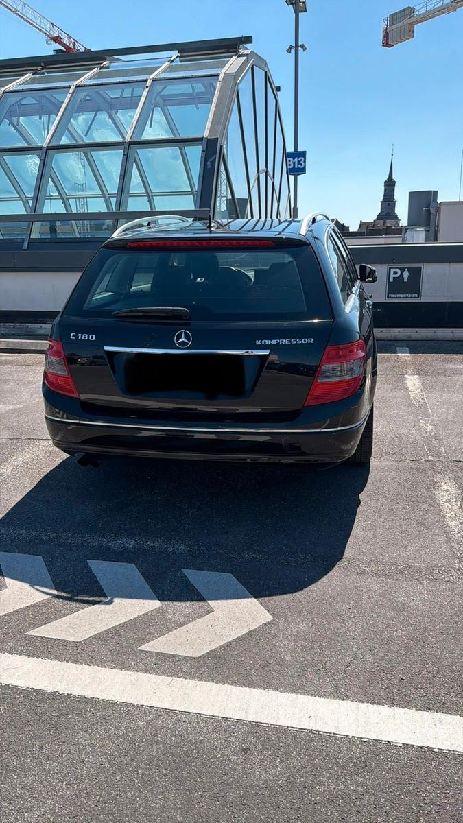 Mercedes-Benz C180 2009 — rear view