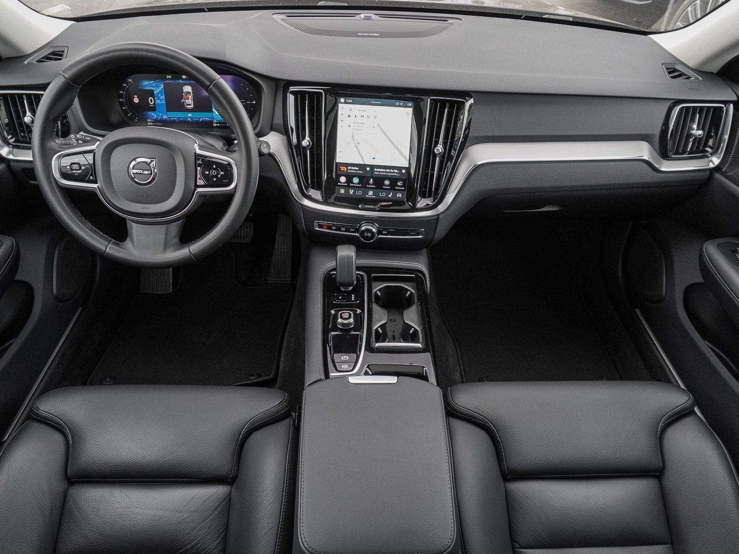 Volvo V60 T6 AWD Plus Dark Plug-in Hybrid PANO AHK H&K foto 11