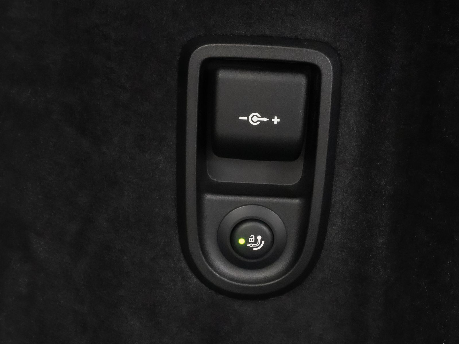 Fahrzeugabbildung BMW 530e M Sport Panorama Kamera HUD DAB H/K AHK 19"