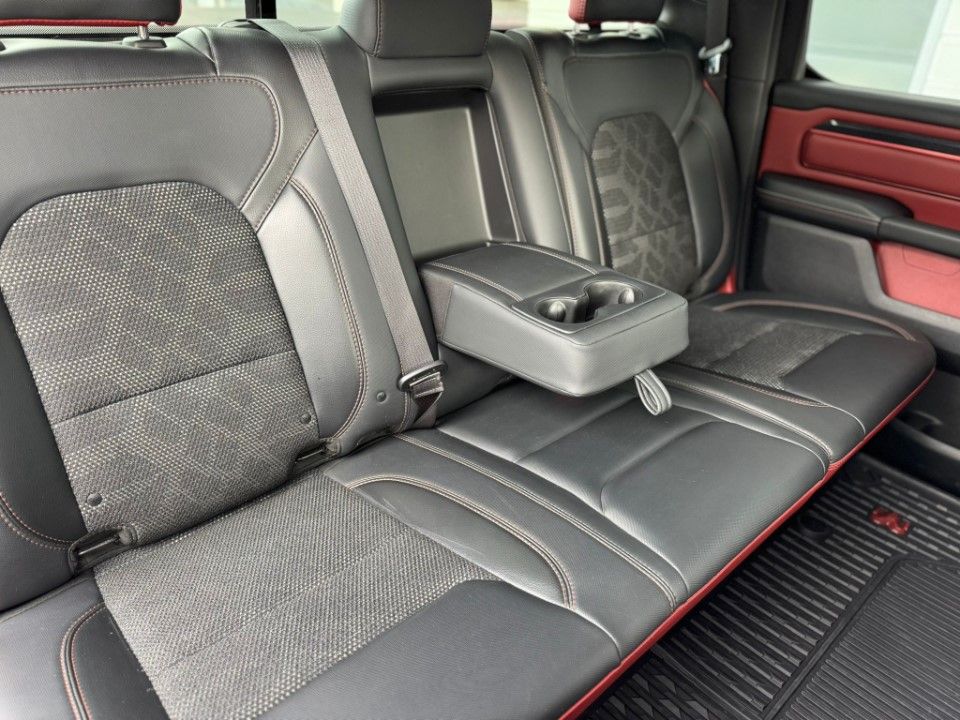 Fahrzeugabbildung Dodge RAM GEN5 Rebel CrewCab HEMI 4x4 74 TKM Mwst.