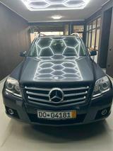 Volkswagen Mercedes GLK 350 CDI   4 Matic - Volkswagen Golf mit Diesel-Antrieb: Geländewagen