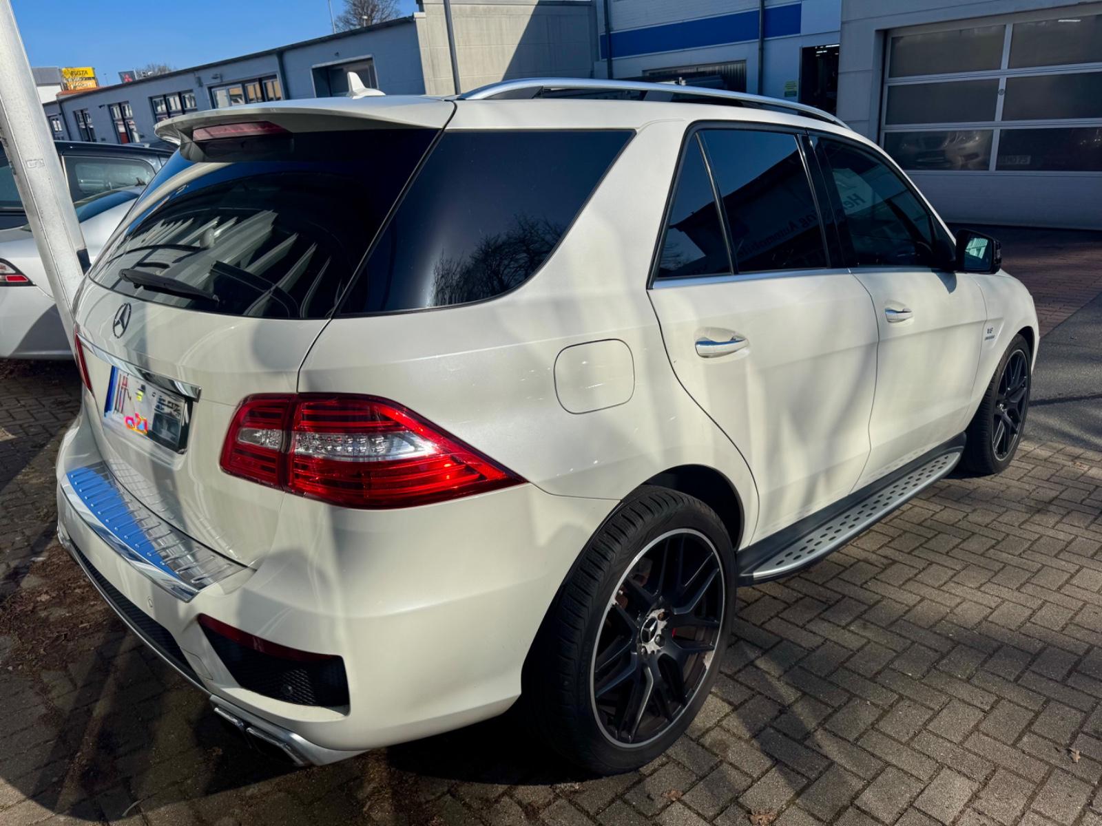 Mercedes-Benz ML 63 AMG 4MATIC / Perfomance / VOLL