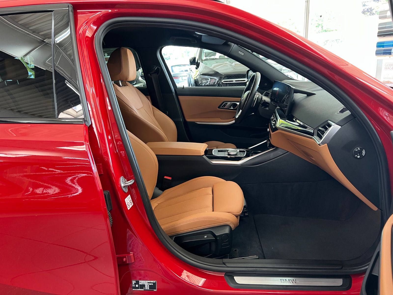 BMW 318 d Touring LED+Sensatec+Harman-Kardon+DA uvm. foto 14