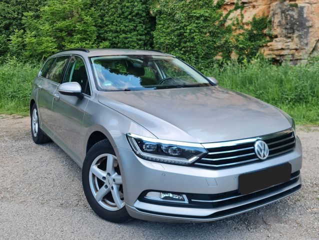 VW Passat 2.0 TDI DSG, Navi, ACC, AHK, Scheckheft