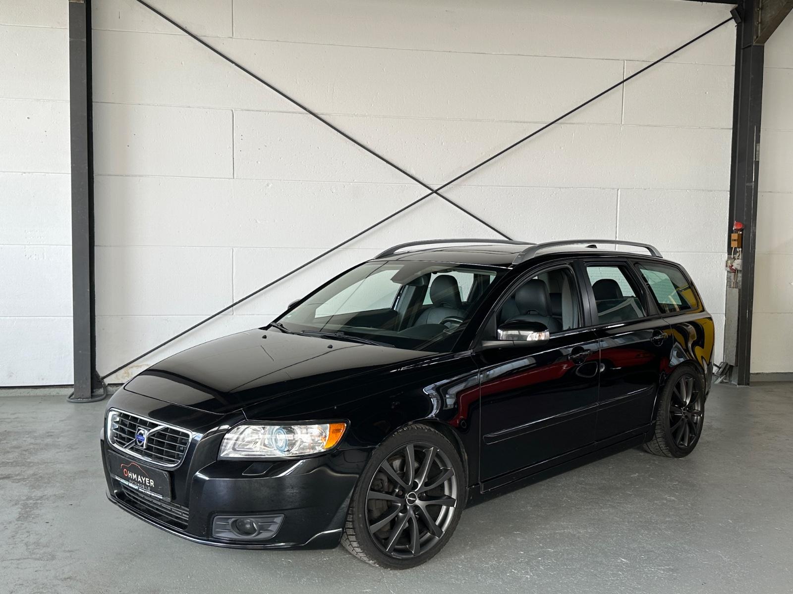 Volvo V50/Kombi/D5/Summum/Leder/Pano/SHZ/8-fach