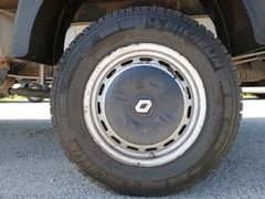 Fahrzeugabbildung Master III DoKa Pritsche Fahrgest. L3H1 3,5t 3 4