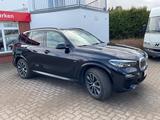 BMW X5 xDrive 25 d M*Sport*AHZV*Panor*Leder* - BMW X5 mit Diesel-Antrieb: Geländewagen