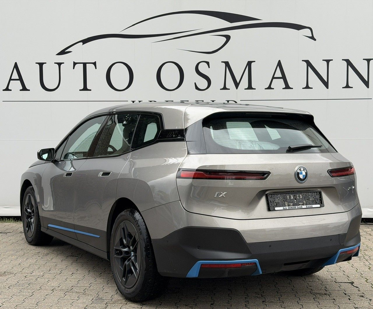 BMW iX xDrive 40 MASSAGE PANO LASER HUD foto 2