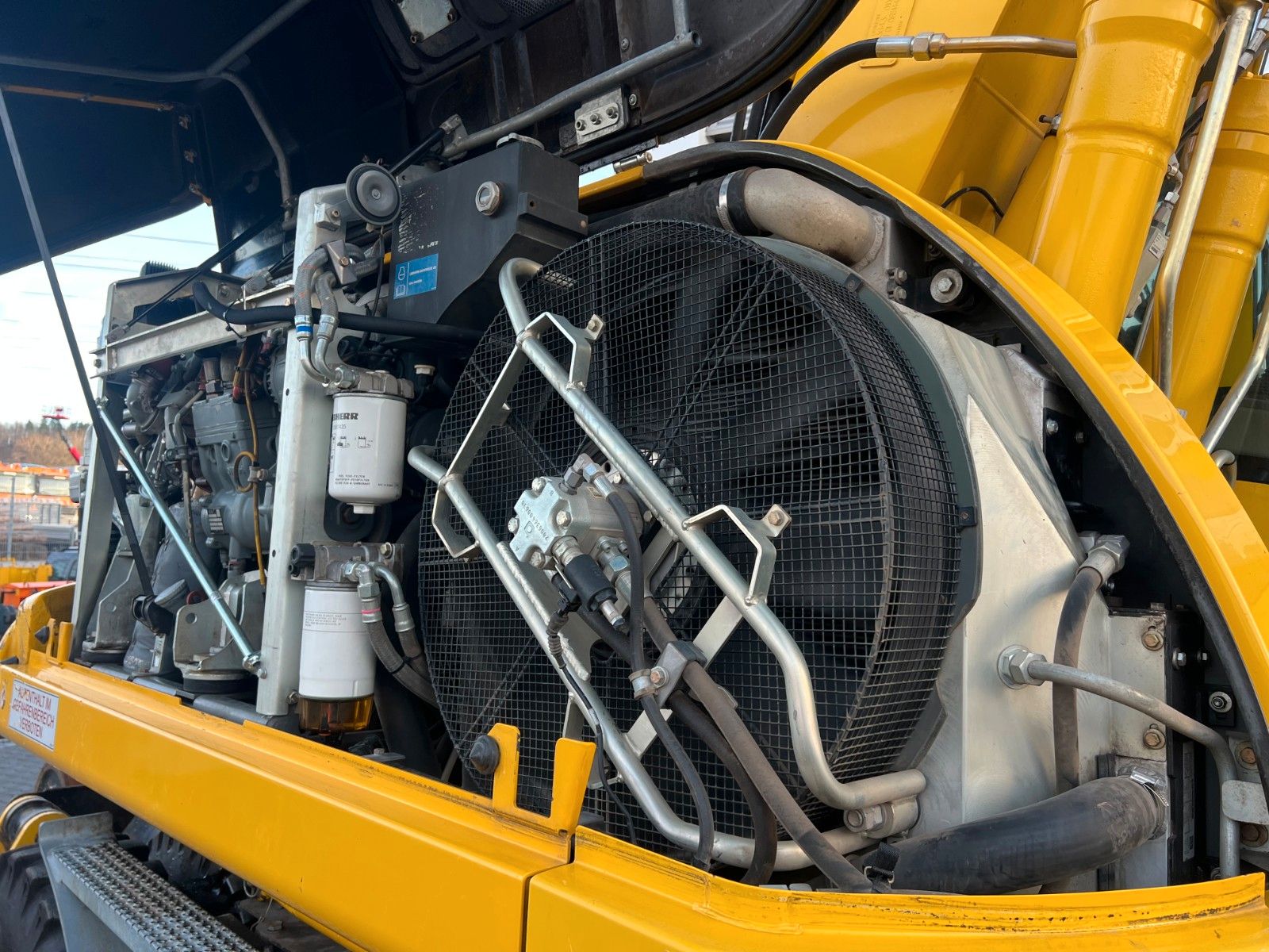 Fahrzeugabbildung Liebherr A922 Rail Litronic / 8.277h / Bahnzulassung 2030