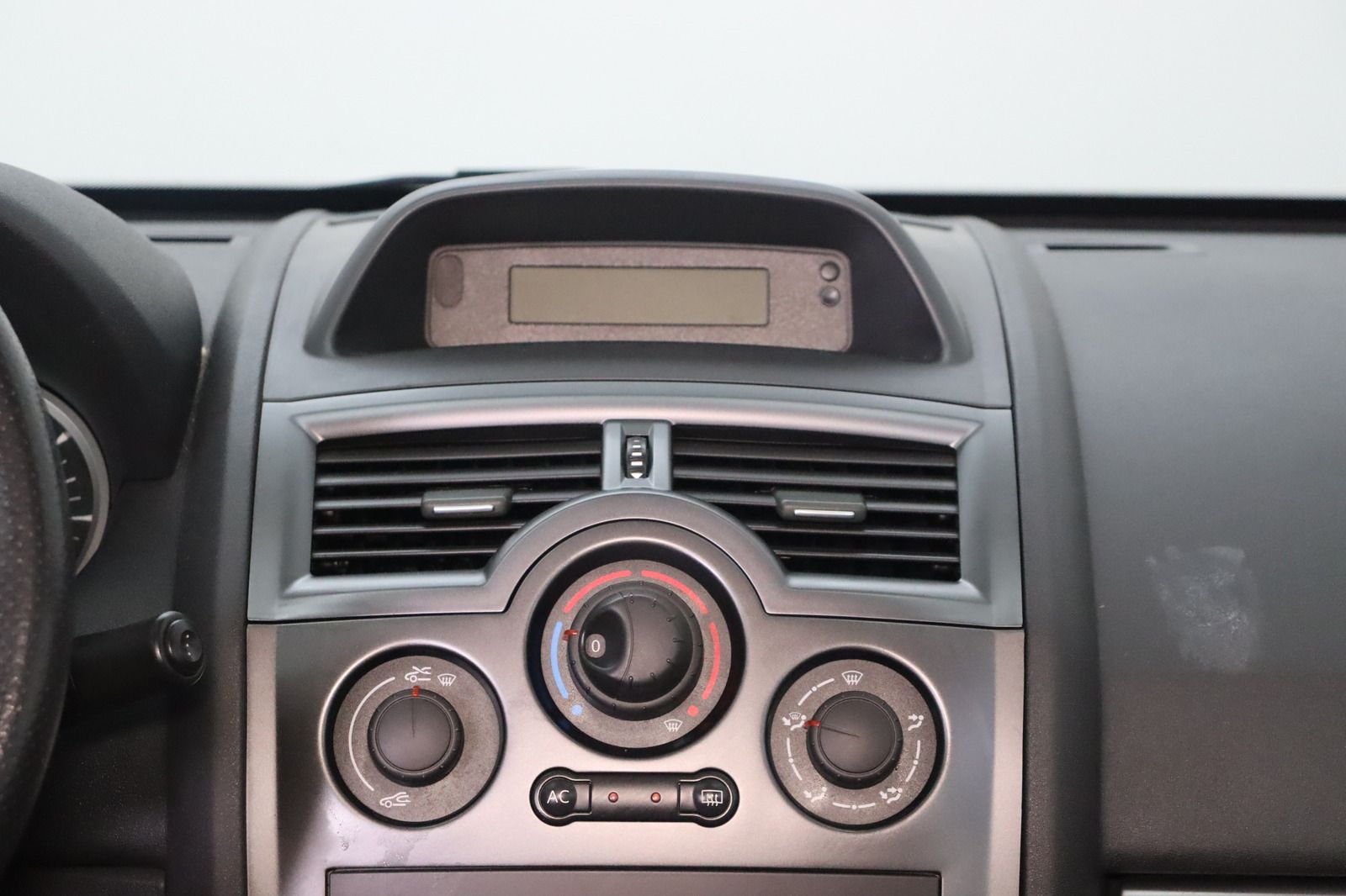 Fahrzeugabbildung Renault Megane 1.6 16V Dynamique HU/AU 09.27