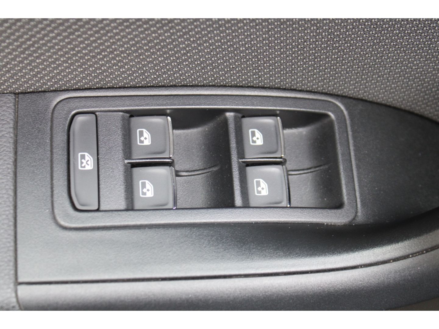 SEAT Ateca 1.5 TSI Xcellence LED GJR GRA RFK Navi AHK - Image 13