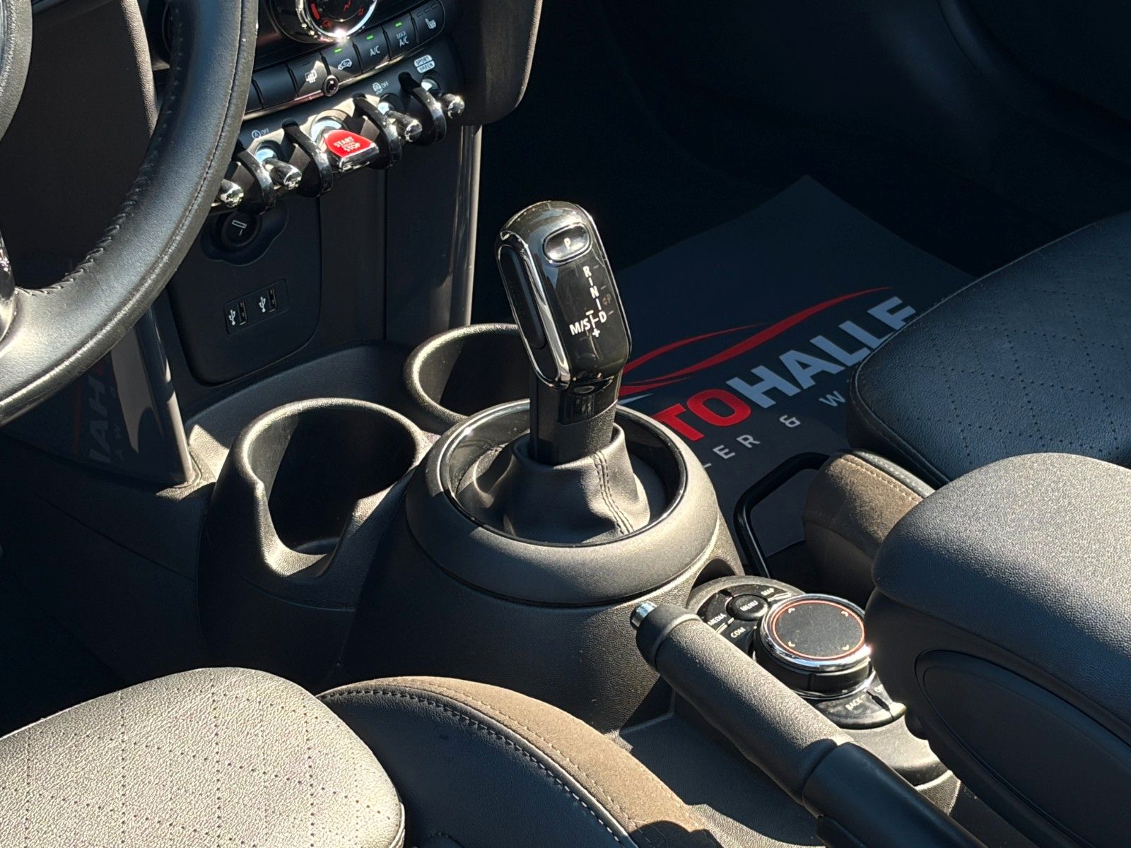 Fahrzeugabbildung MINI Cooper Cabrio SHZ PDC 2Z Klima Navi CarPlay LED