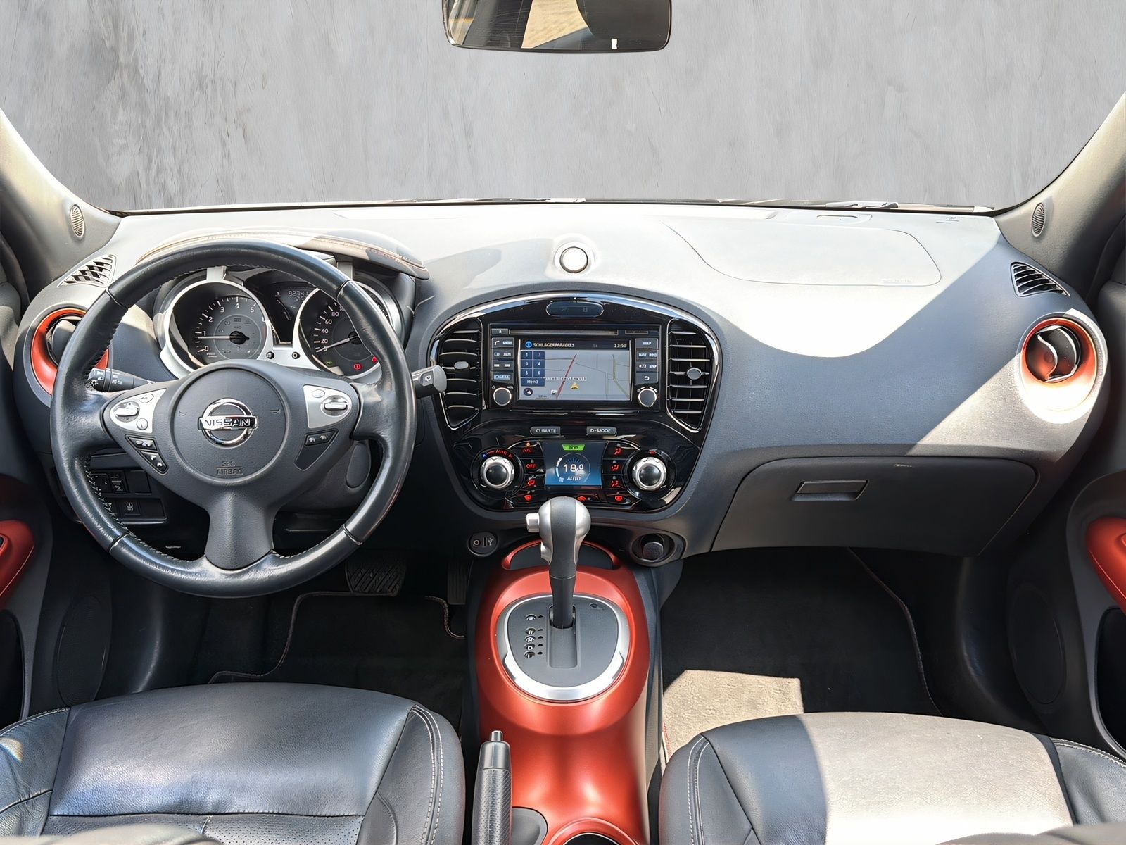Fahrzeugabbildung Nissan Juke 1.6 TEKNA AUT. KEYLESS 360° KAM NAVI LEDER