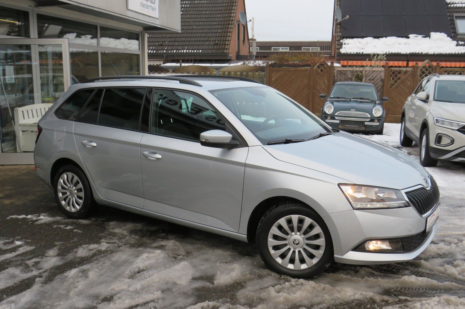 Fahrzeugabbildung SKODA Fabia Combi Ambition SITZH. GJ GRA PDC APP 1.H