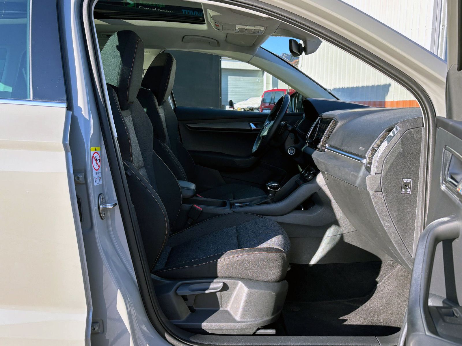 Fahrzeugabbildung SKODA Karoq 1.5TSI DSG Clever ACC KAM PANO CarPlay BT