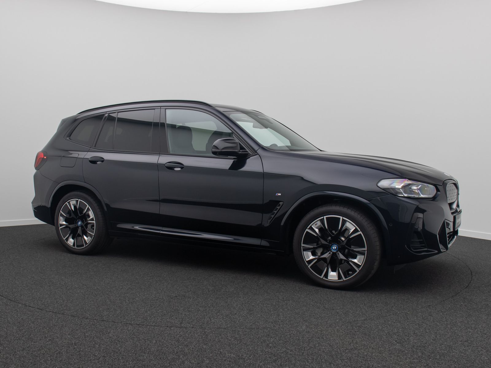 Fahrzeugabbildung BMW iX3 Impressive 360° HUD Alarm Sportsitz H/K ACC