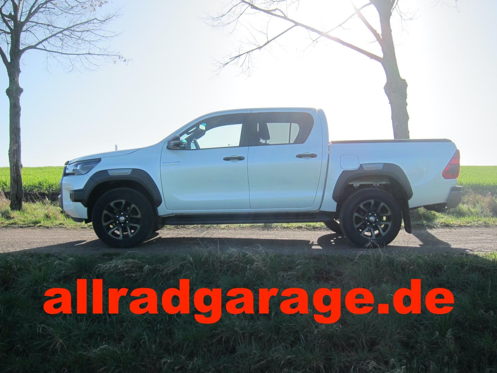 Toyota Hilux Invincible 2.8 Doka Toyo Relax