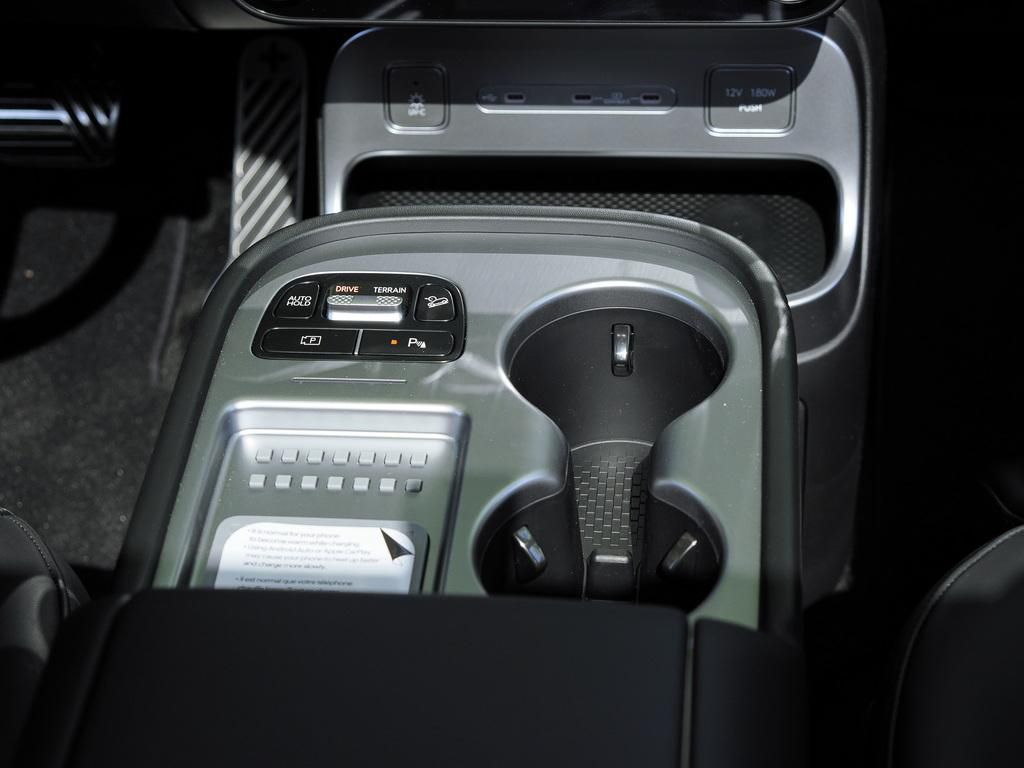 Fahrzeugabbildung Hyundai IONIQ 9 6-Sitzer UNIQ Panoramadach Relax-Paket