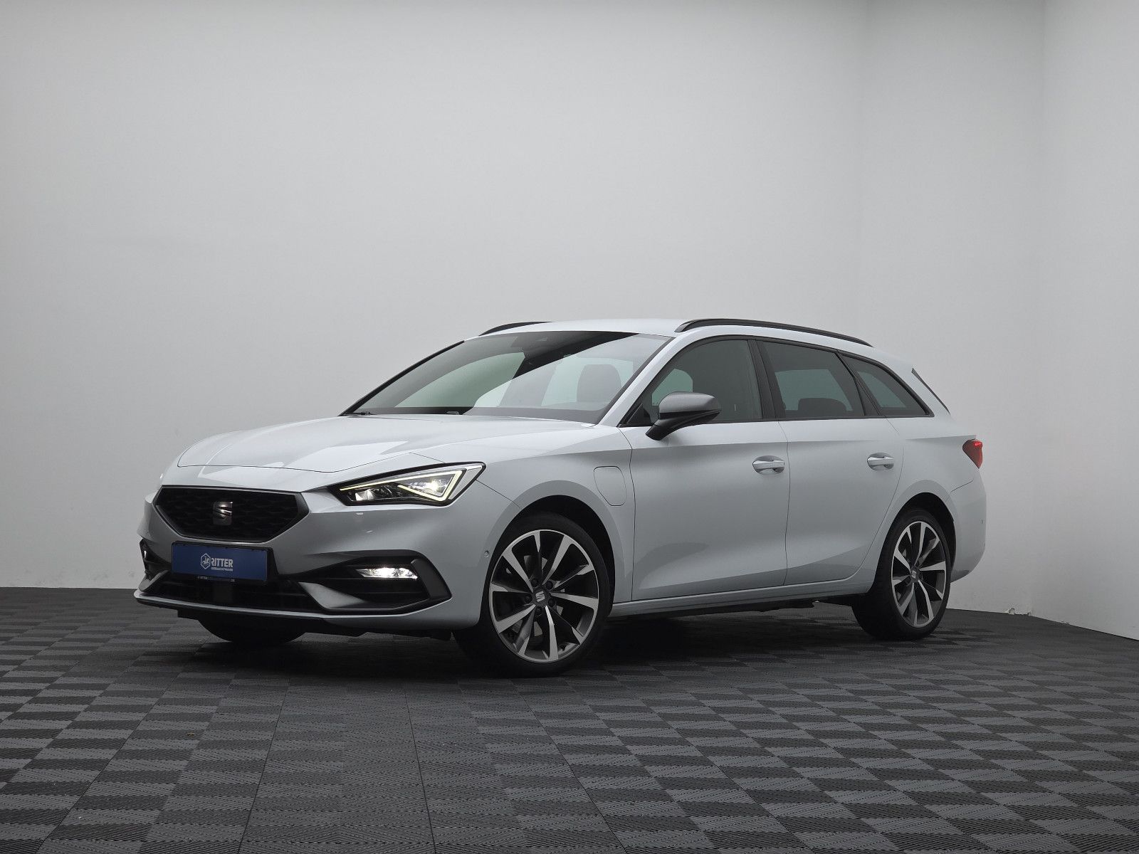 Gebrauchtwagen Seat Leon Leon Sportstourer 1.4 e-HYBRID FR OPF DCC ACC LE in Münster