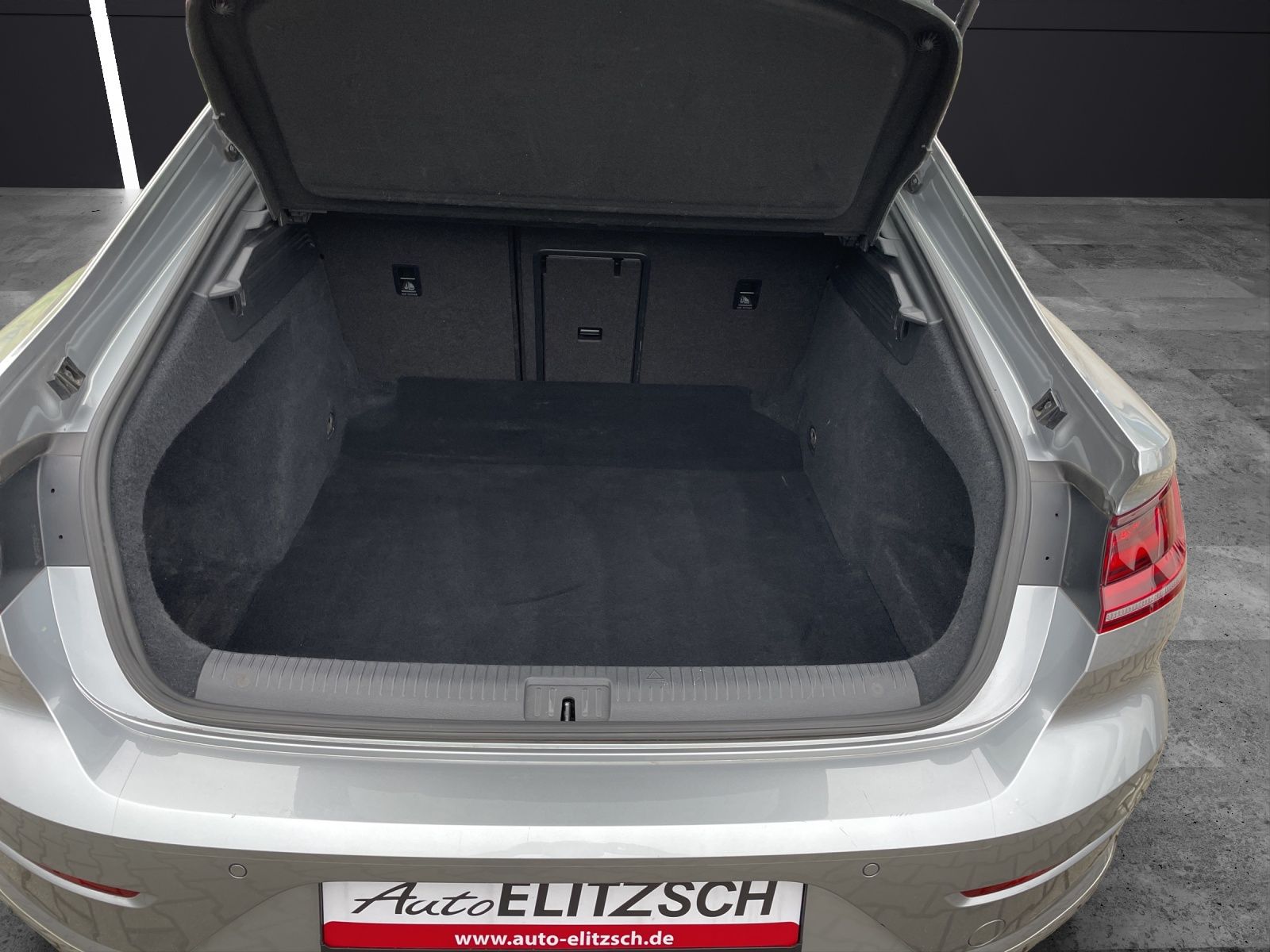Fahrzeugabbildung Volkswagen Arteon R-Line TDI DCC LEDER DYNAUDIO NAVI ACC