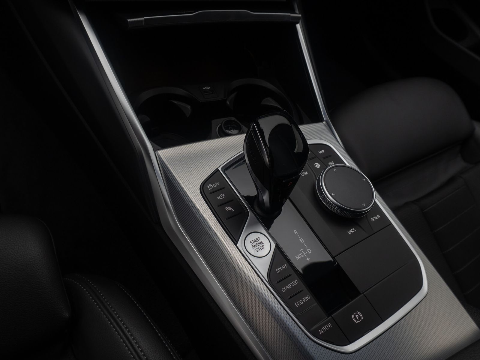 Fahrzeugabbildung BMW 320d xD Sport Line Laser DAB HiFi 360°Standheizu