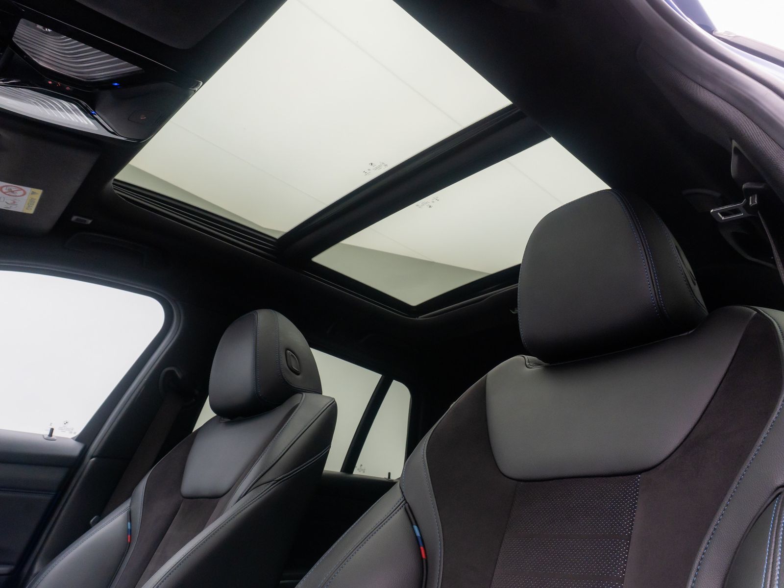 Fahrzeugabbildung BMW 320d M Sport Kamera DAB Panorama H/K 19Zoll
