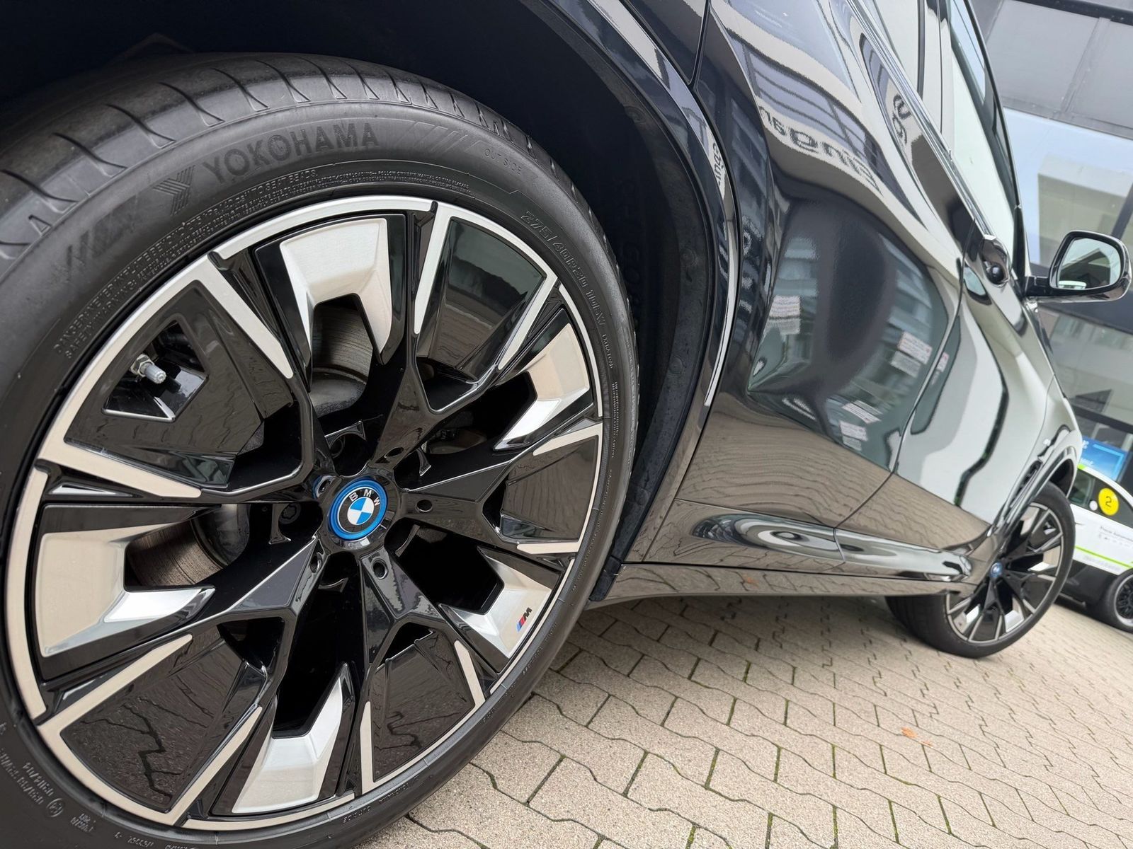 BMW iX3 M Sport AdapLED DA Prof PA RFK Pano Standh foto 4