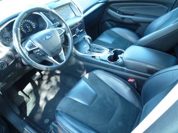 Ford S-Max - 11