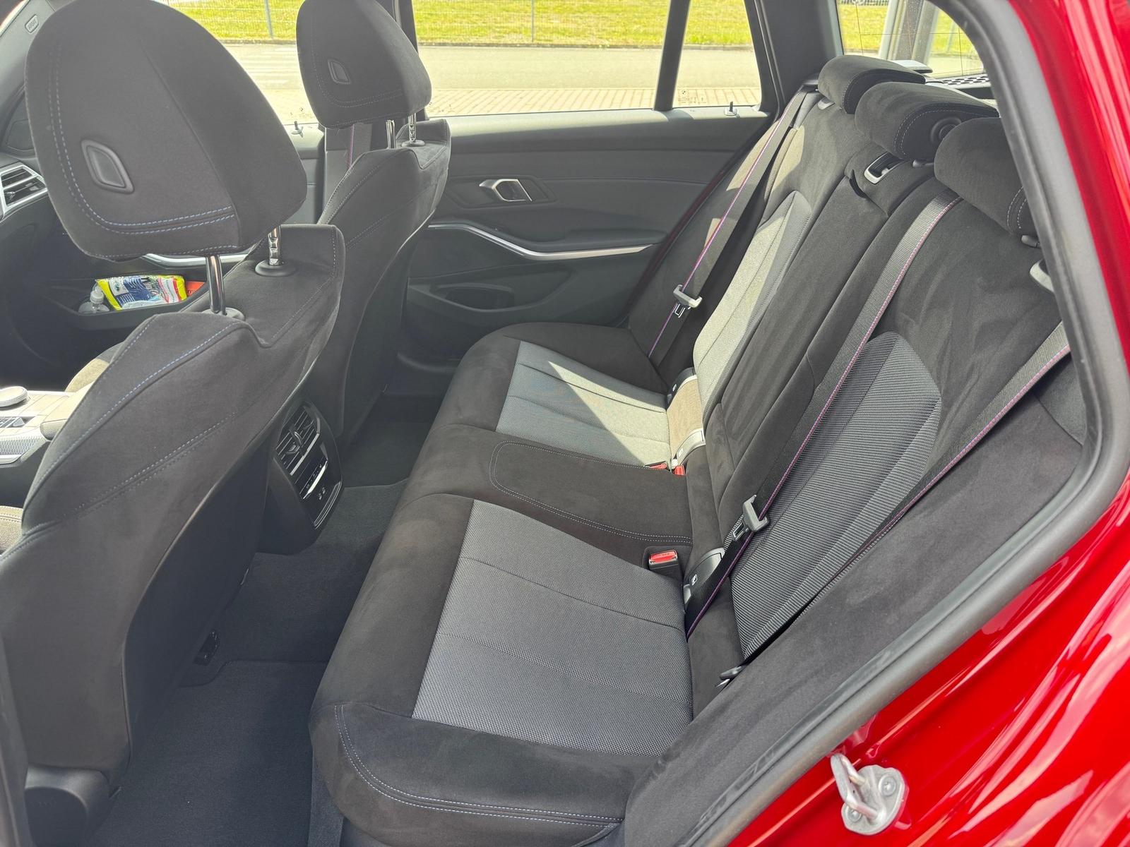 BMW 320d xDrive Touring M Sport Pro 8-FACH BEREIFT