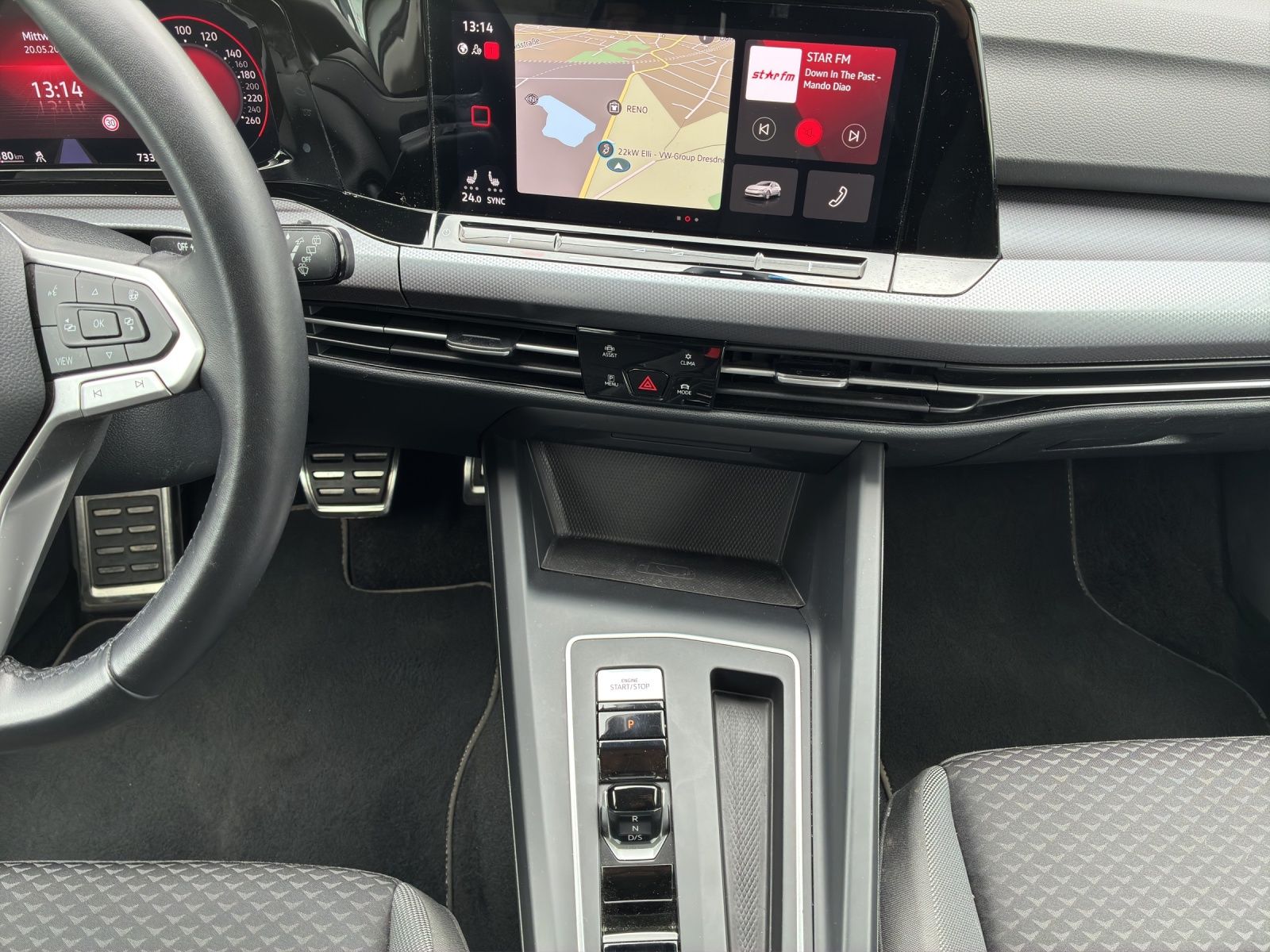 Fahrzeugabbildung Volkswagen Golf VIII Active TDI DSG LED Navi ACC SHZ App-Co