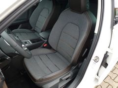 Fahrzeugabbildung Seat Leon Xcellence 2.0 TDI + AHK + LED