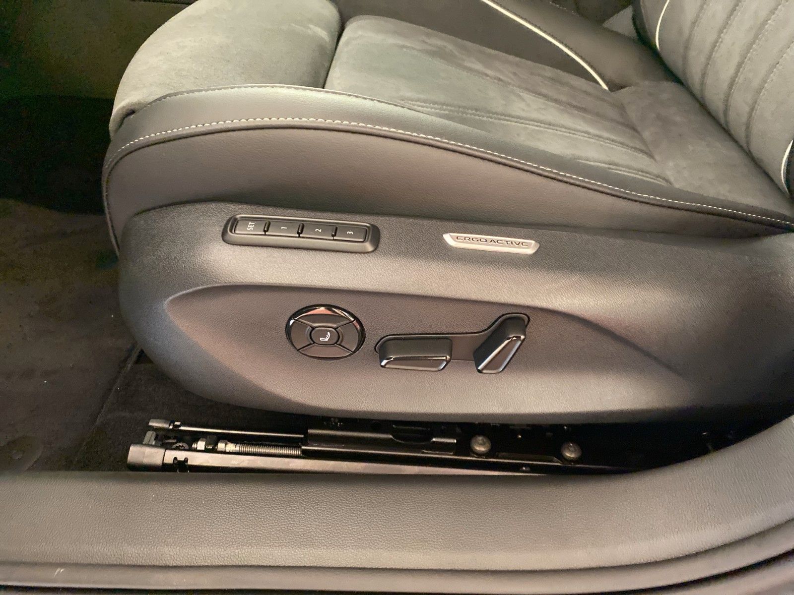 Volkswagen Passat Variant - Bild 16