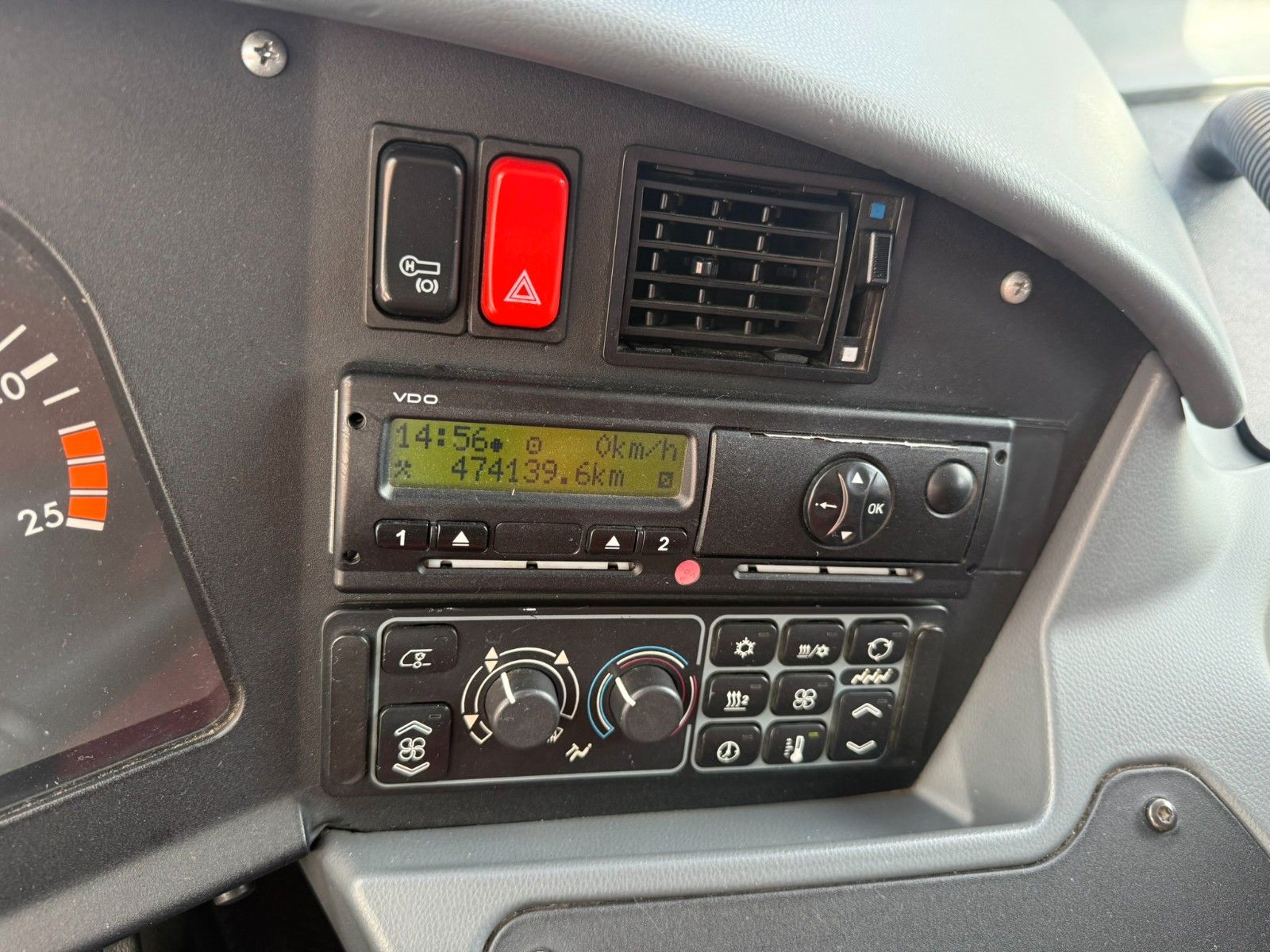 MERCEDES-BENZ  2013 - Image 19 of 29