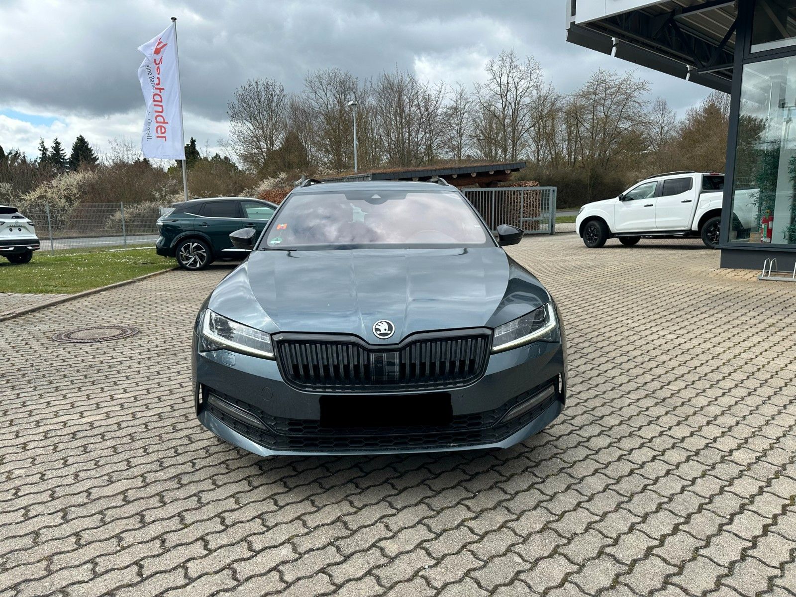 Fahrzeugabbildung SKODA Superb Combi Sportline 4x4