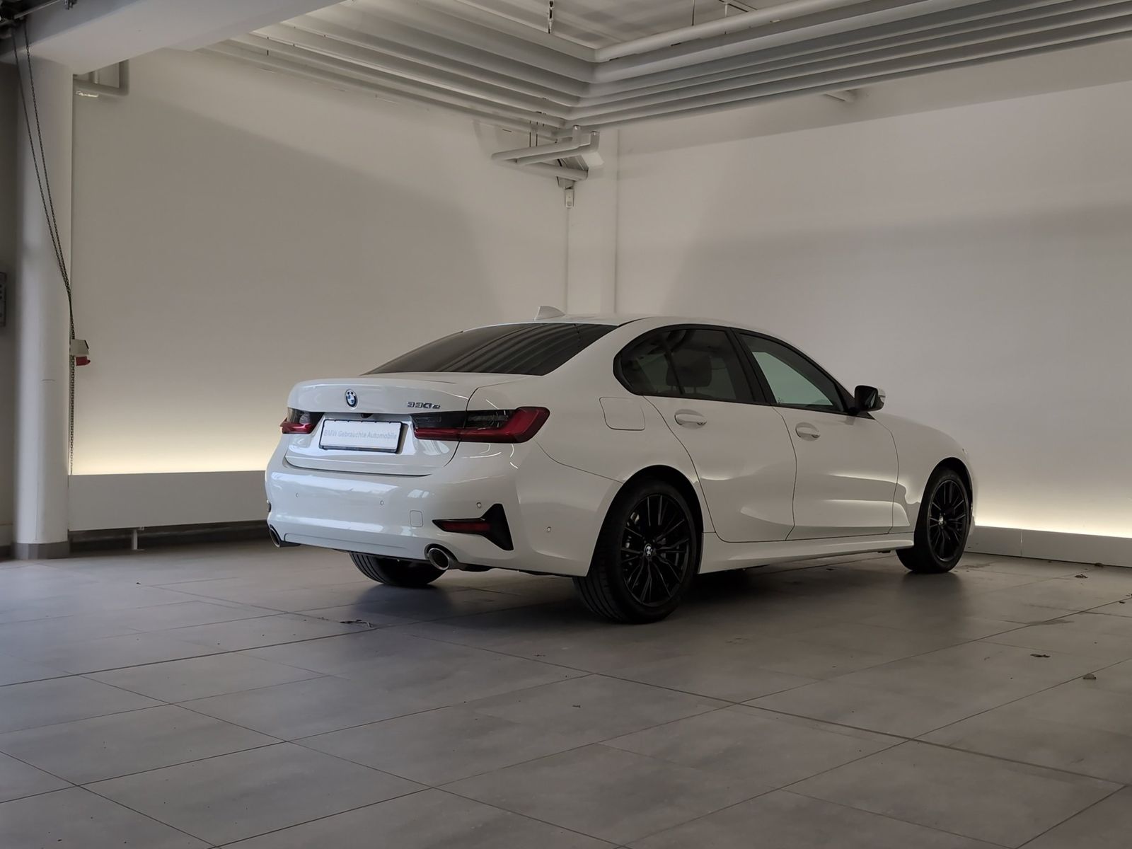 BMW 330e Limousine Navi/LED/AHK/RFK/SHZ/Apple Navi/L foto 8
