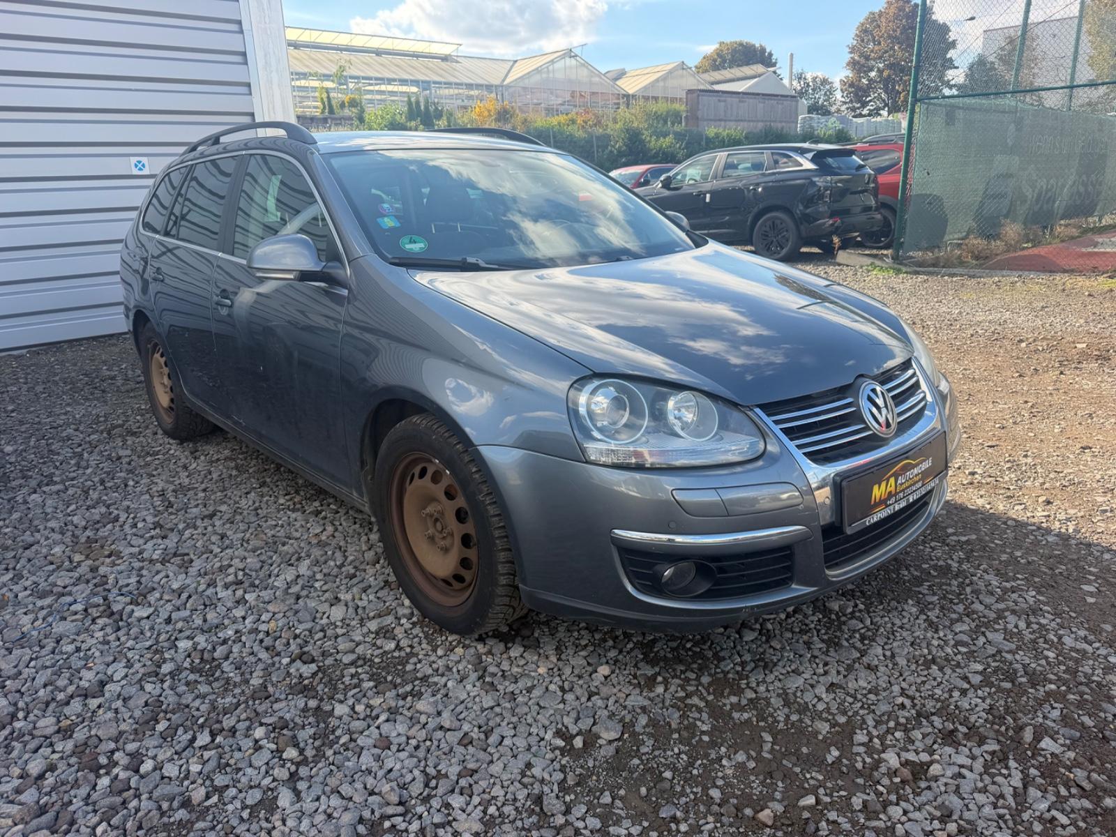 Volkswagen Golf 2009 — rear view