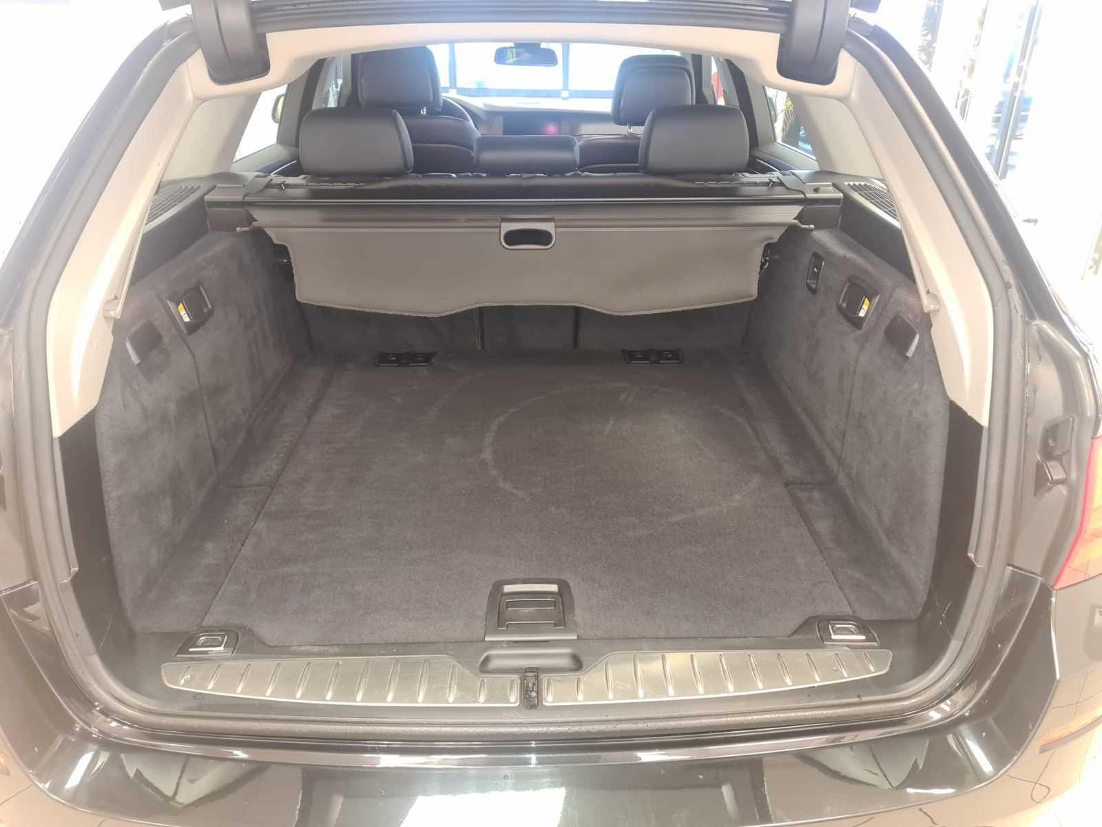 Fahrzeugabbildung BMW 530 Touring xDrive/TOP GEPFLEGT / AHK