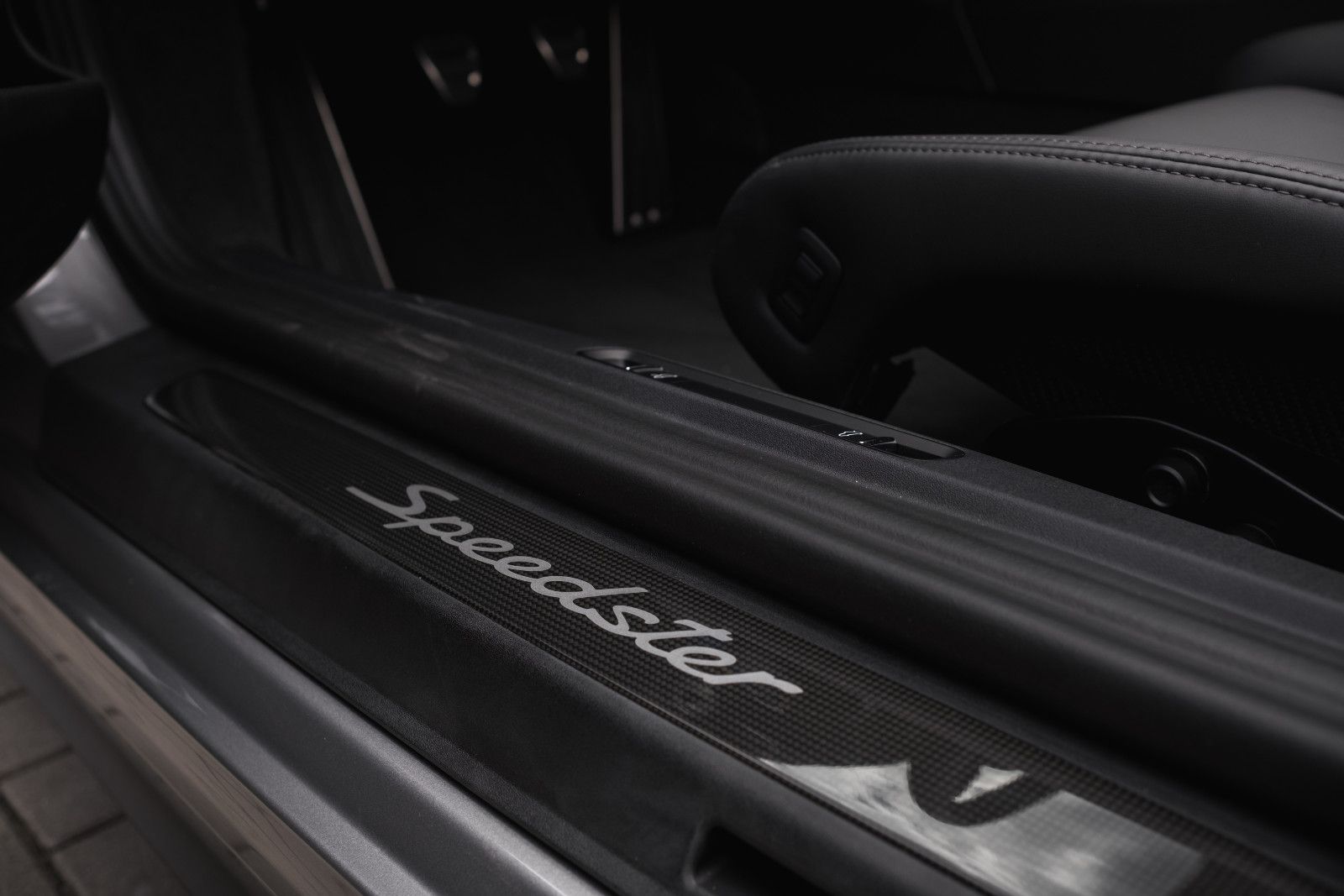 Fahrzeugabbildung Porsche 991/911 Speedster-90Ltr.-Lift-Approved-56 KM!!!