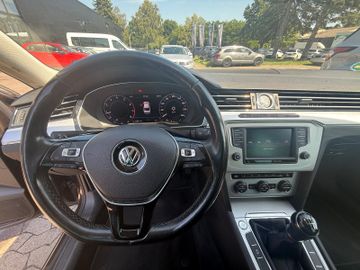 Volkswagen Passat - 10