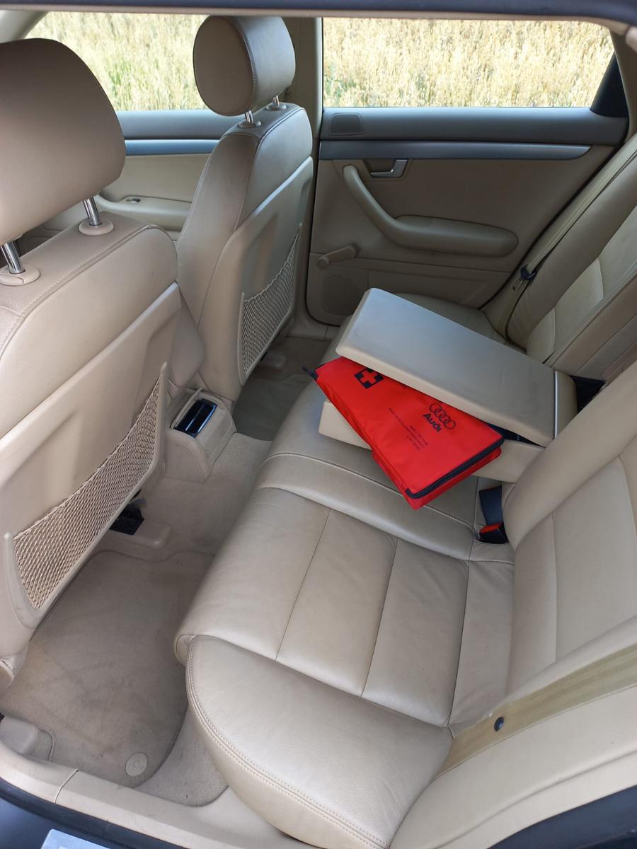 Audi A4 2005 — photo 12