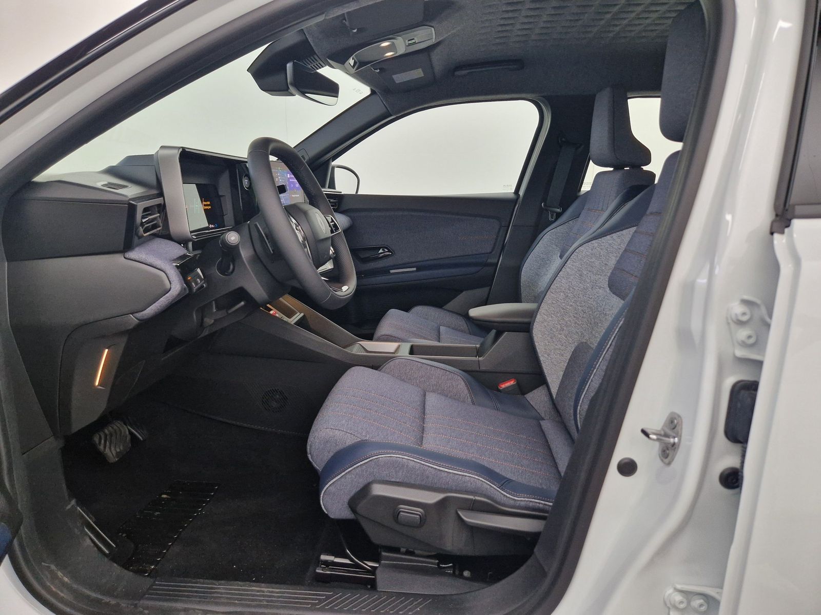 RENAULT R 4 E-Tech Techno 150 Comfort Range – Bild 8