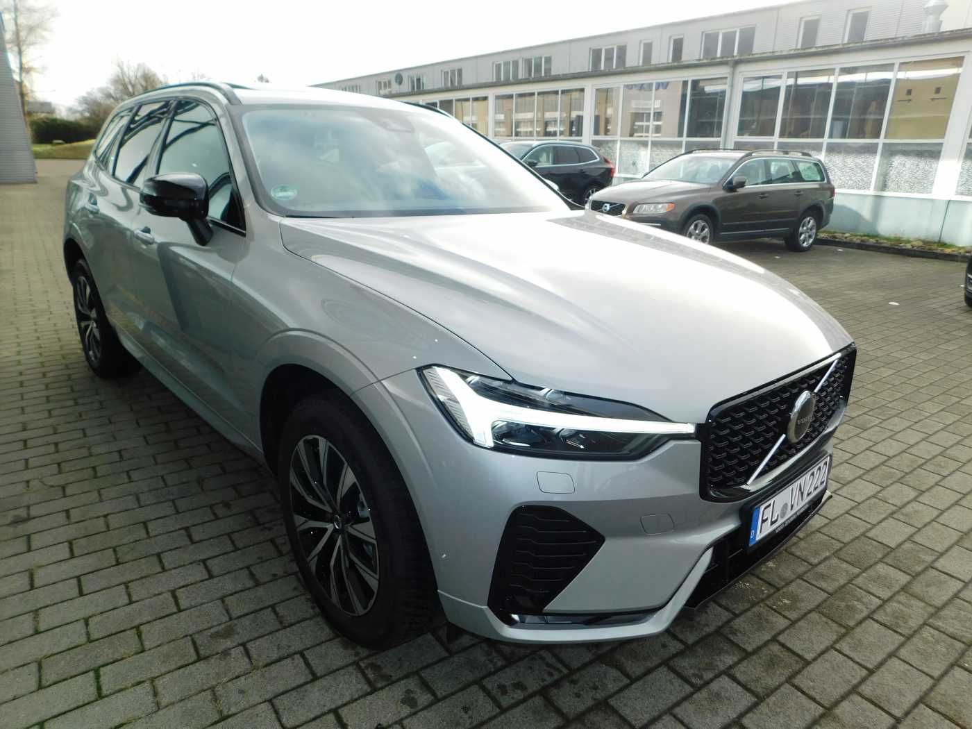 Fahrzeugabbildung Volvo XC60 B4 D Plus Dark 'Standheizung,Glasdach'