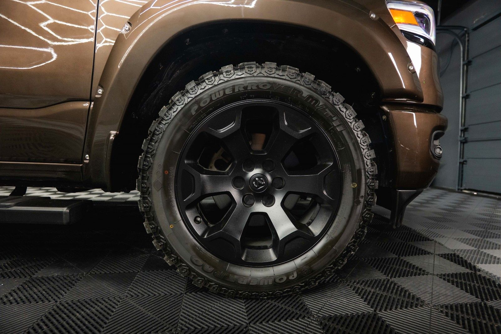 Fahrzeugabbildung Dodge RAM 5.7 V8 HEMI 4x4 LARAMIE Limited Offroad LED