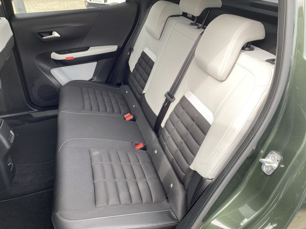 Fahrzeugabbildung Citroën e-C3 Aircross MAX *11 kW*Winter-Pak*Cam*Navi*