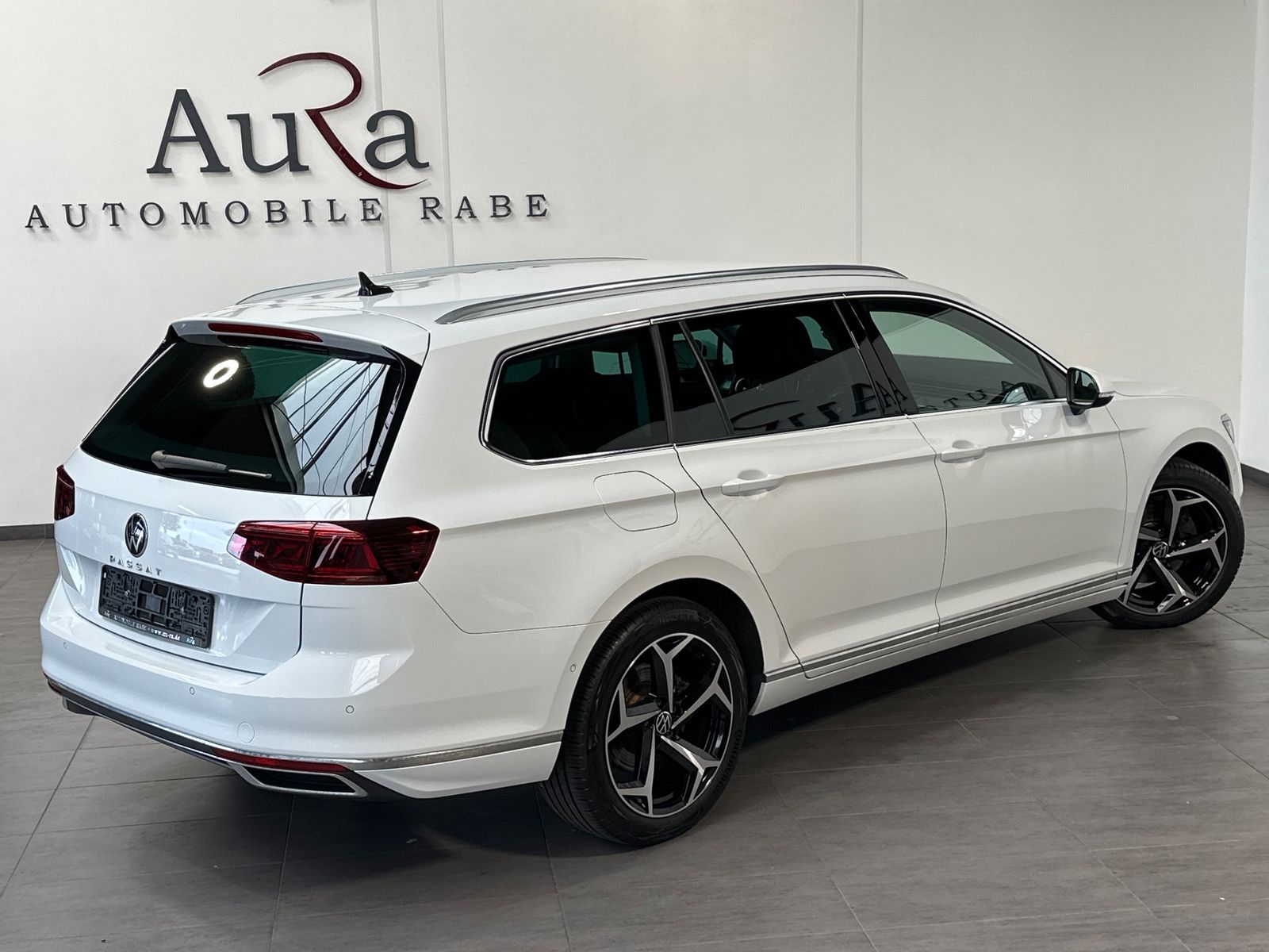 Fahrzeugabbildung Volkswagen Passat Variant 2.0 TDI DSG Elegance NAV+LED+PANO
