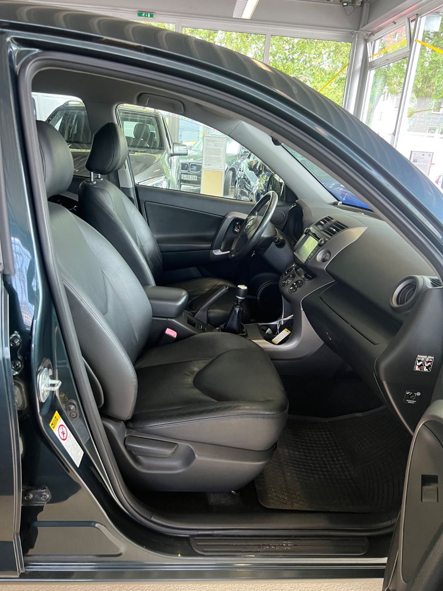 Fahrzeugabbildung Toyota RAV 4 RAV4 Executive 4X4 *VOLLAUSSTATTUNG*